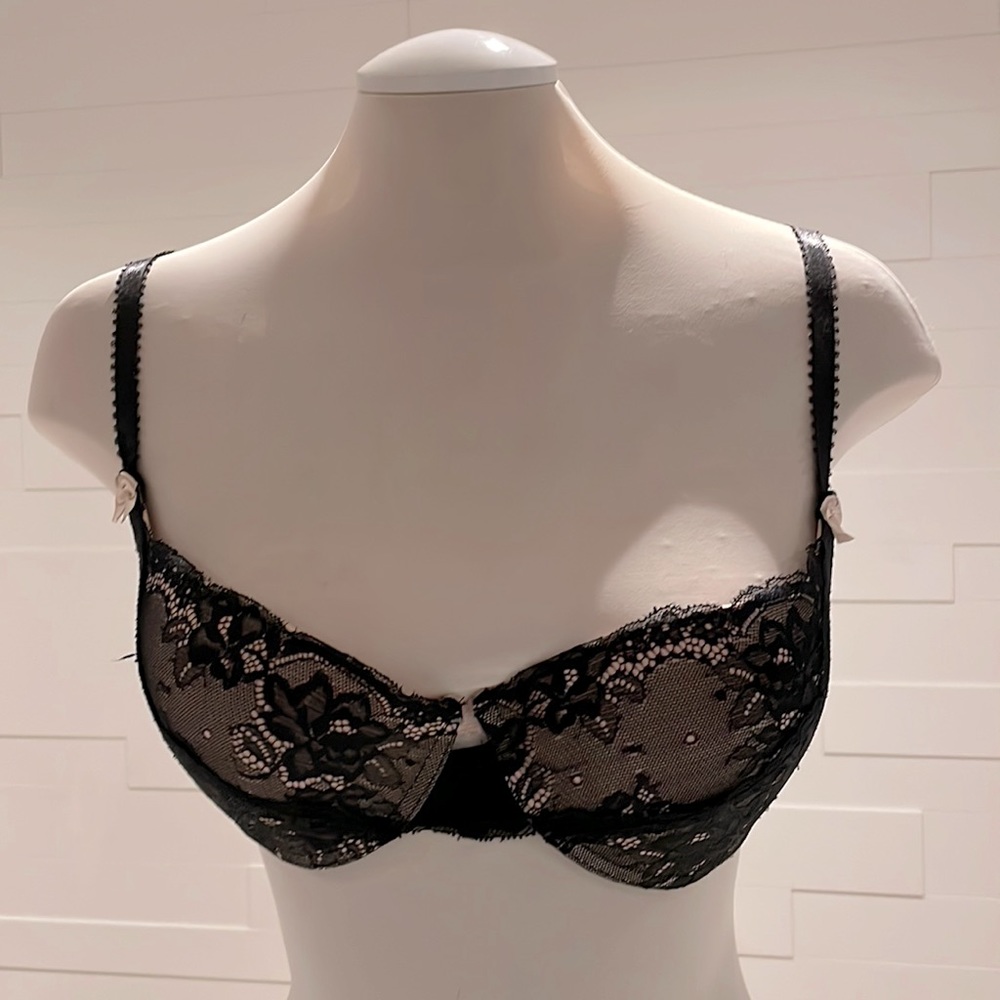 (2/$30) 36C Marilyn Monroe black lace padded underwire bra with powder pink cups